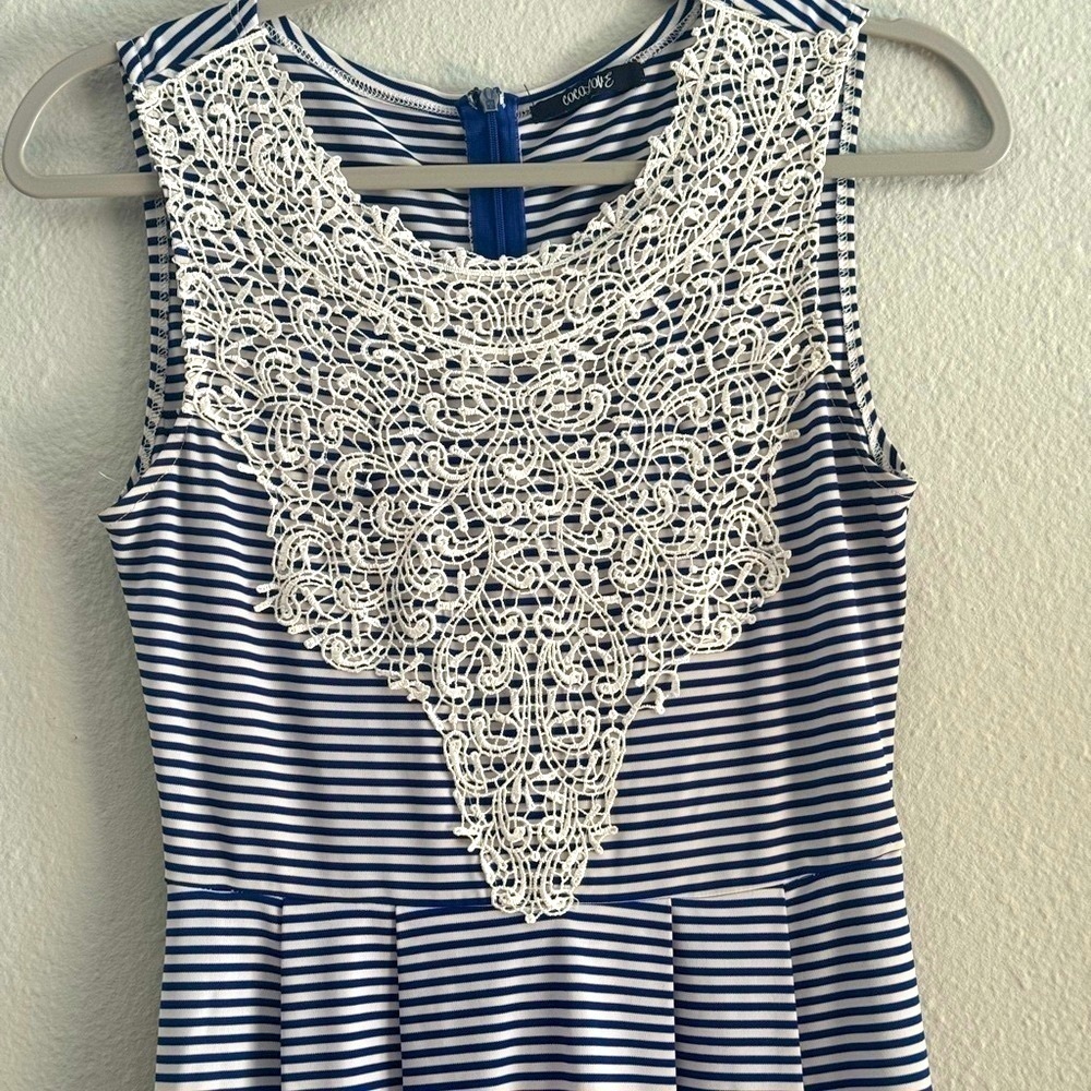 Blue and White Sleeveless A-Line Mini Dress with Lace. Size small - Picture 2 of 12